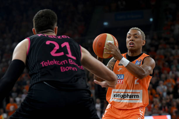 海港队并未 海港队并未