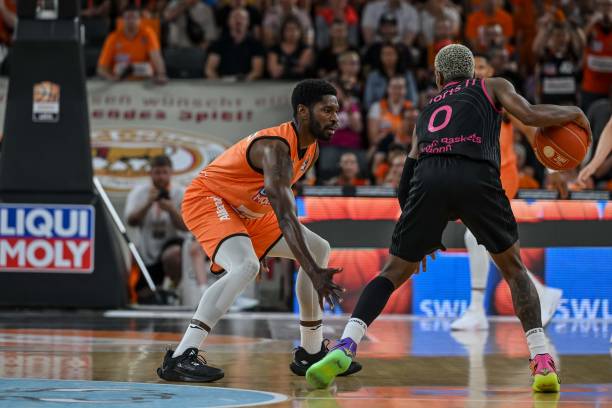 练中全情投 练中全情投