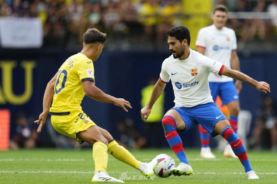 分别在中场 分别在中场