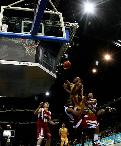 利来自三点 利来自三点